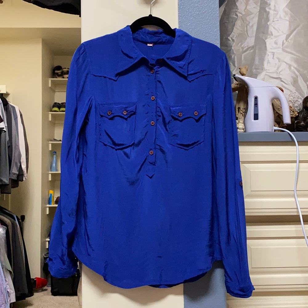 Silky blue blouse with button roll-up sleeves